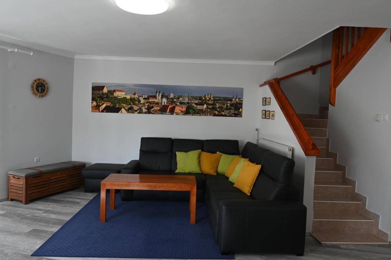 Borbarat Vendeghaz Villa Eger Exterior foto
