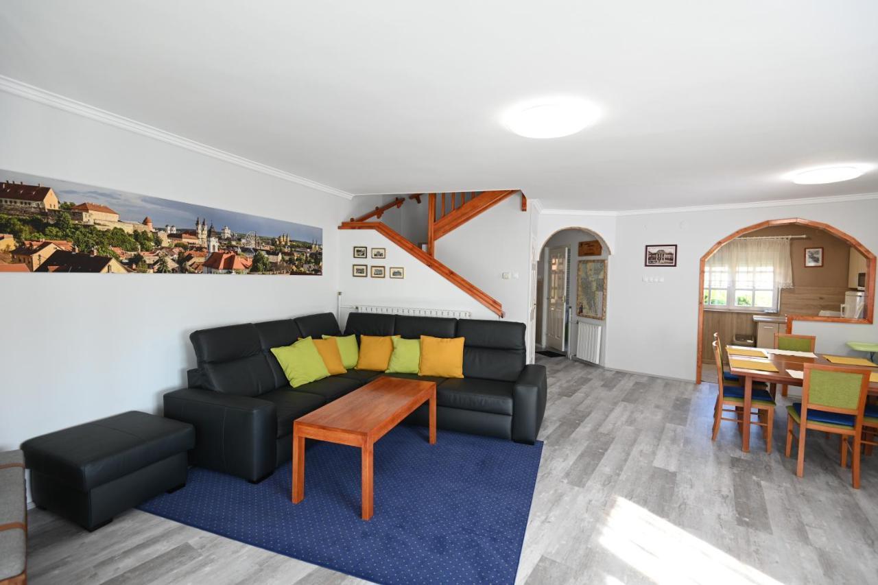 Borbarat Vendeghaz Villa Eger Exterior foto